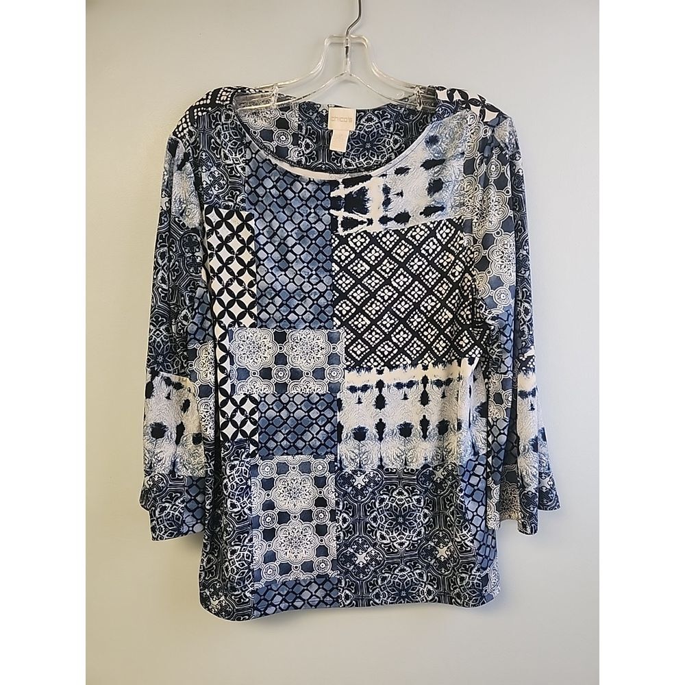 Chicos Womens Shirt Size 2 Large‎ Blue White Geometric Design Stretch
